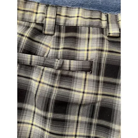 IZOD Men's Plaid Chino Shorts Size 40 Multicolor Casual - Picture 9 of 12